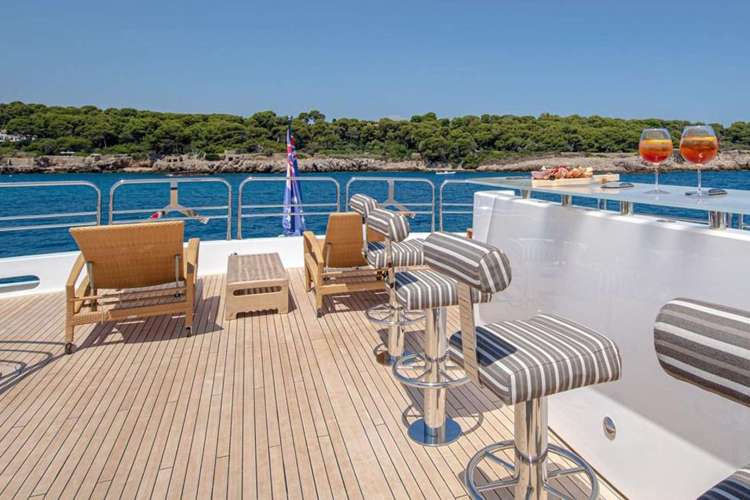 Sundeck Bar