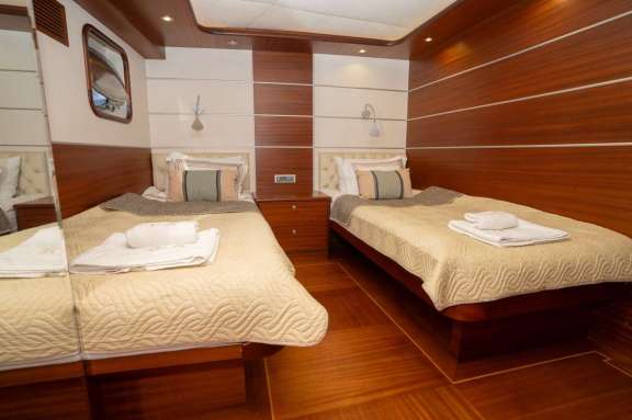 Image of DRAGON FLY yacht #8