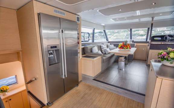 Fridge/galley