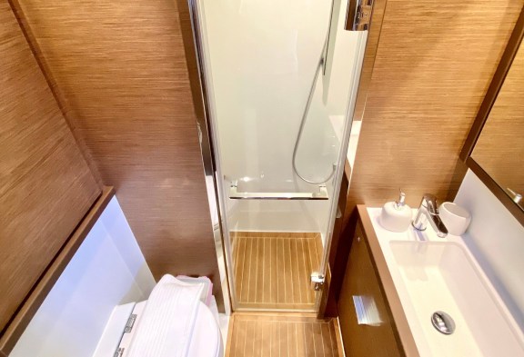 GRACE Guest Bathroom