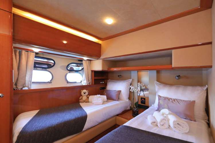Twin cabin