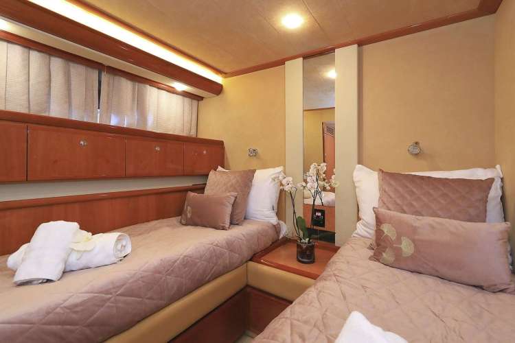 Twin cabin