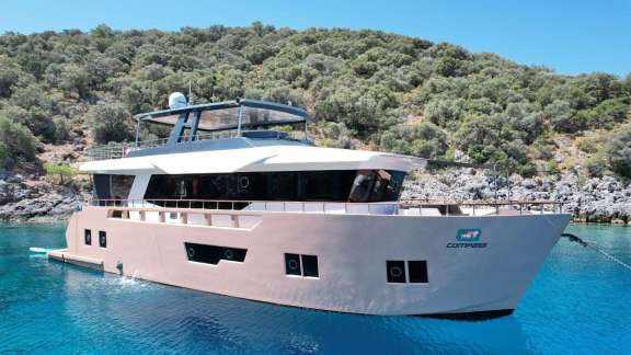 Image of COMPASS yacht #10