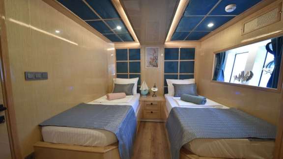 Image of COMPASS yacht #16