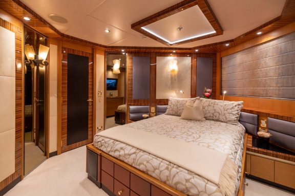 Double cabin