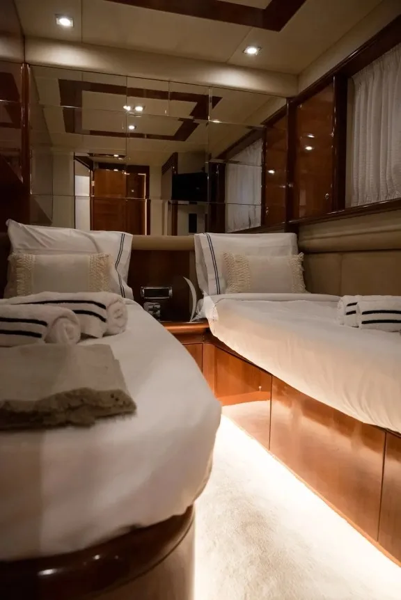 Twin cabin