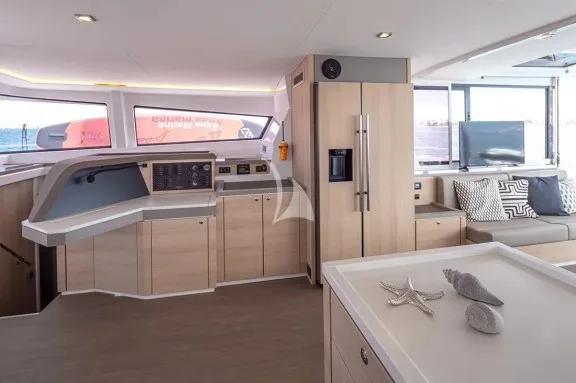 Image of LICENSE TO CHILL yacht #8