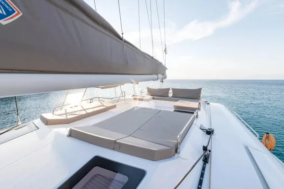 Flybridge with sunbeds