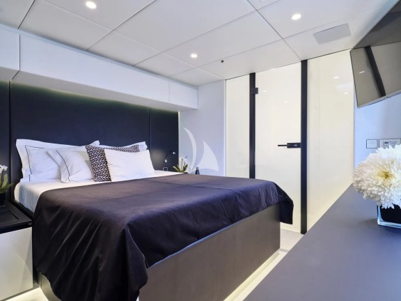Guest cabin