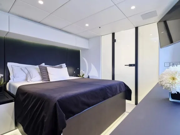 Guest cabin