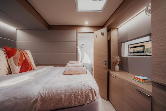 Guest cabin