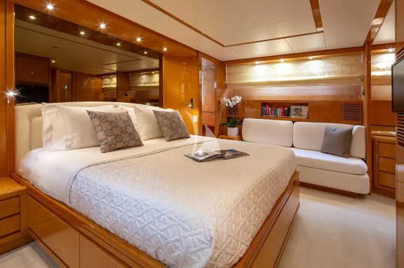 Image of THE BIRD yacht #7