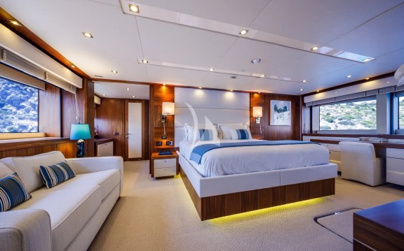Image of GEORGE P yacht #17