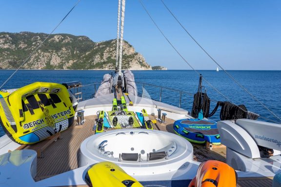 Image of Good Life yacht #13