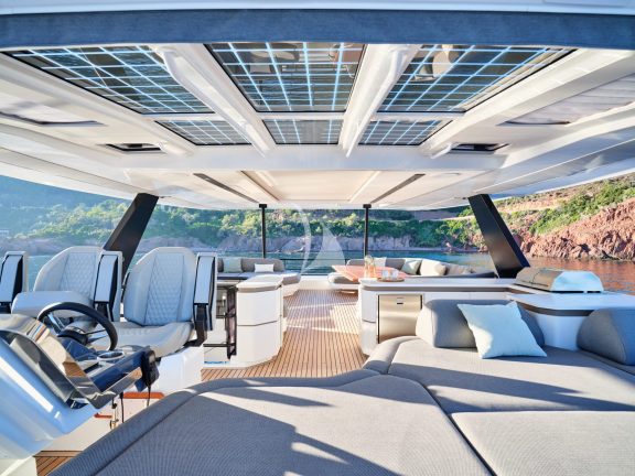 Flybridge (Sistership)