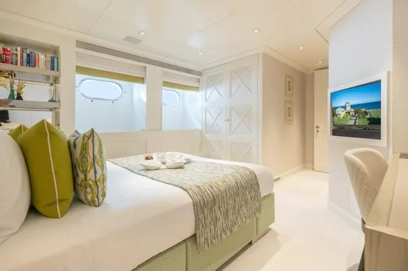 Spring double cabin