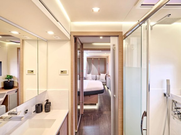 Master's Cabin Bathroom