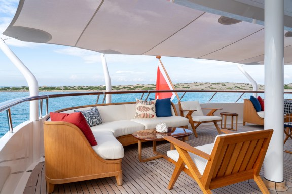 Bridge deck aft seating