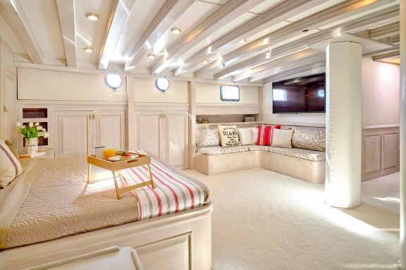 Image of WHITE PEARL yacht #33