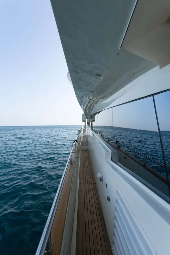 The STABILIZERS offer excellent stability and comfort At Anchor & Underway