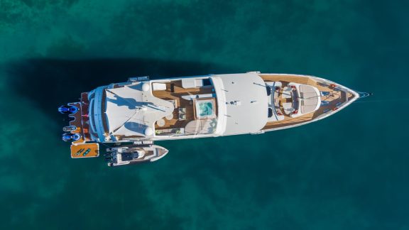 Image of SILENT WORLD yacht #48