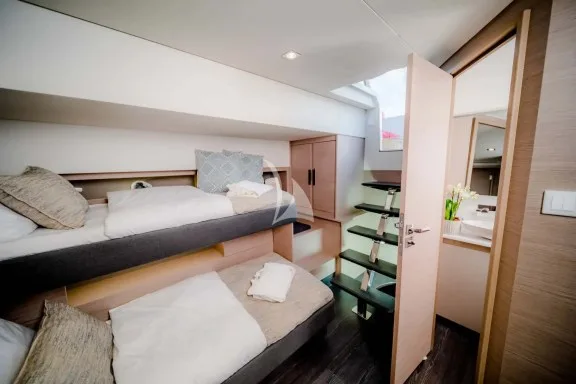 Guest cabin with upper and lower bed