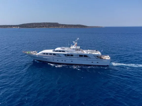 Image of OKTANA yacht #26