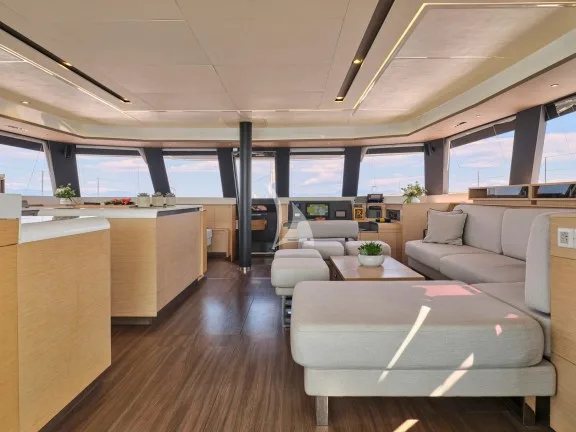 Image of SERENISSIMA yacht #28