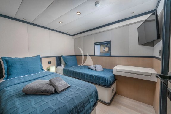 Image of CALM DOWN yacht #18