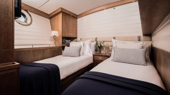 Twin cabin