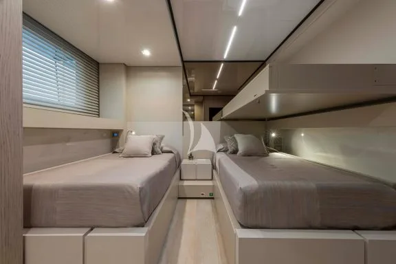 Twin cabin with pullamn