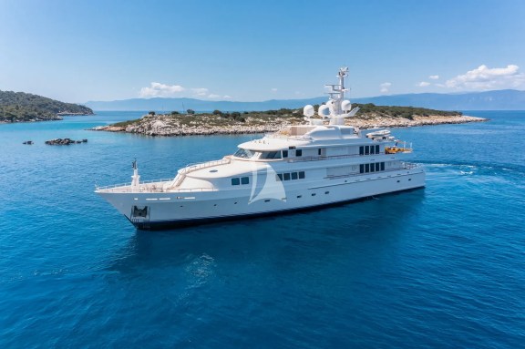 Image of VERA yacht #3
