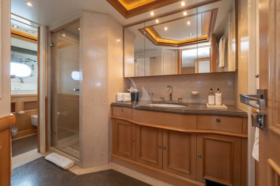 Double cabin ensuite bathroom