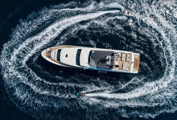 Image of Dinaia yacht #6