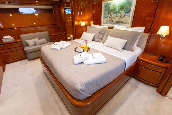 Image of PAREAKI yacht #29