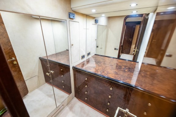 Master cabin Closet