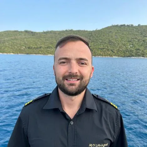 Crew of Life is Good|Ivan Radic — Barman