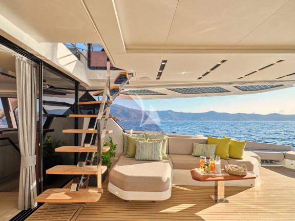 Aft deck seating area