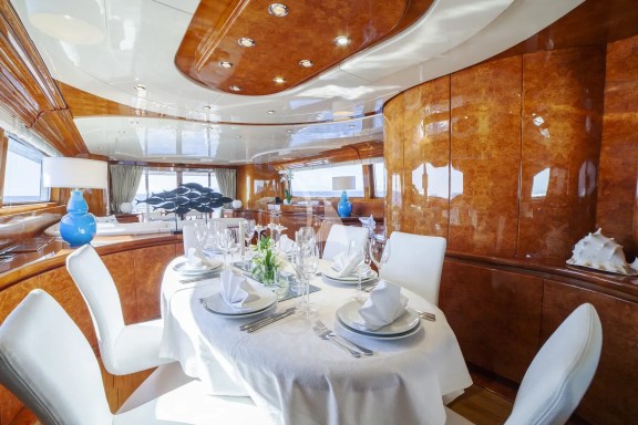 Image of ZOI yacht #6