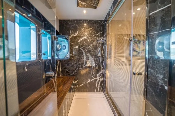 Shower cell