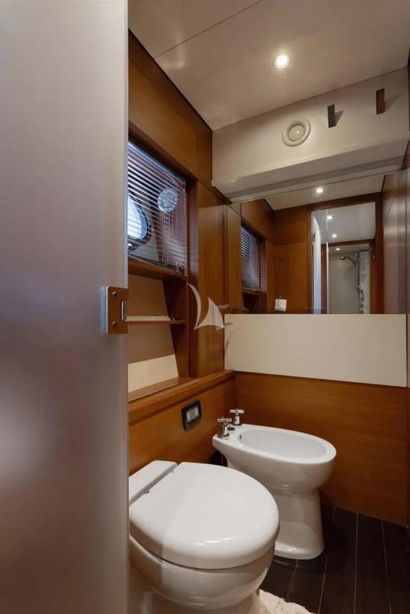 Master cabin toilet