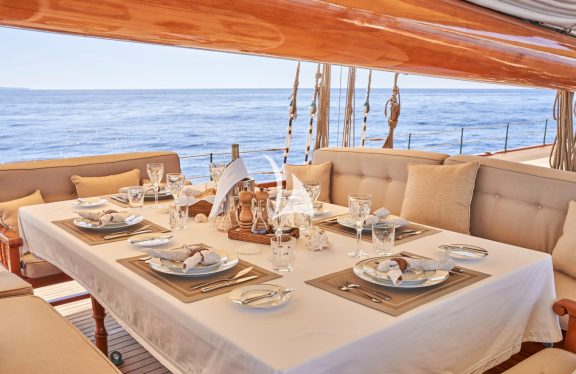 Image of ELENA of LONDON yacht #13