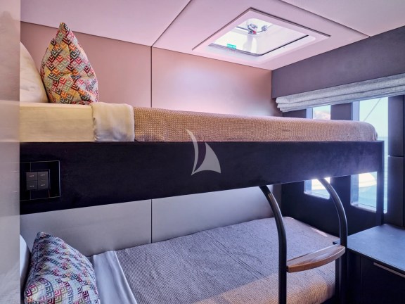 Crew bunk bed cabin