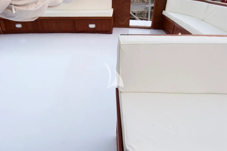 Upper Deck