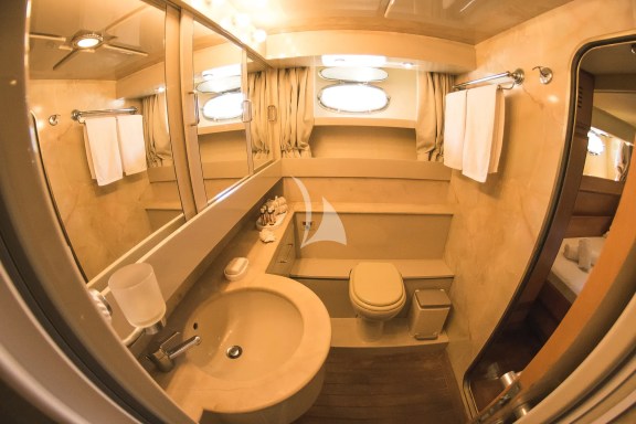 Double cabin en suite facilities