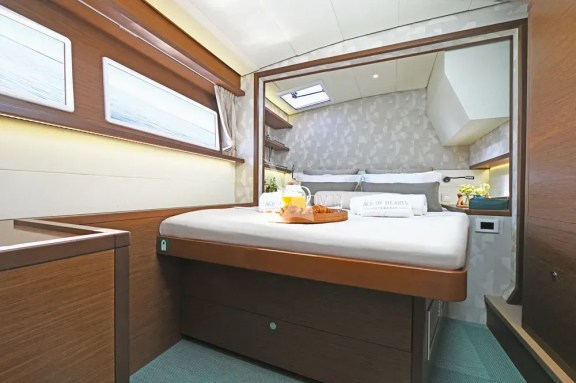 Double cabin