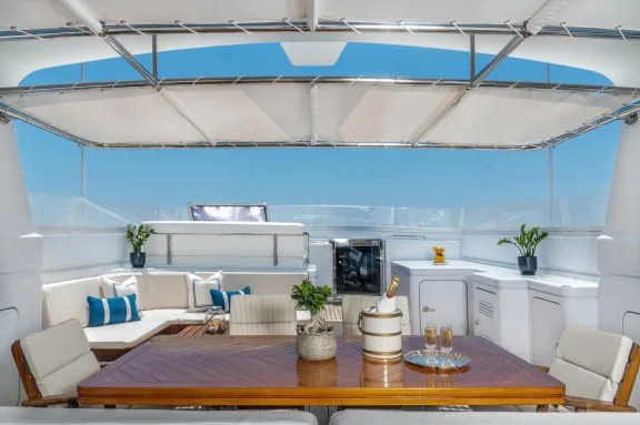 Sundeck shaded dining