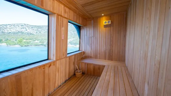 Image of OCEAN BREEZE yacht #26