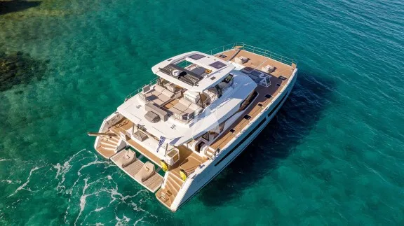 Image of D2 yacht #37