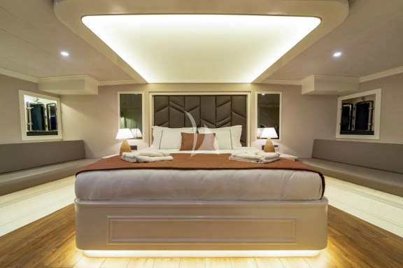 Image of QUEEN OF MAKRI yacht #28